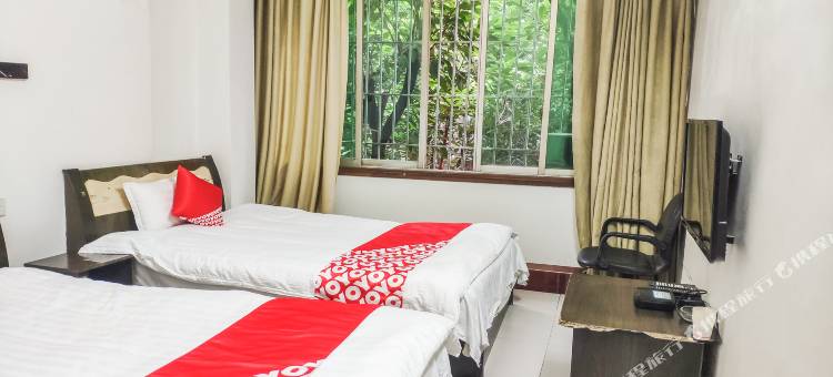 OYO·紫青藤旅馆(摩尔国际广场店)图片