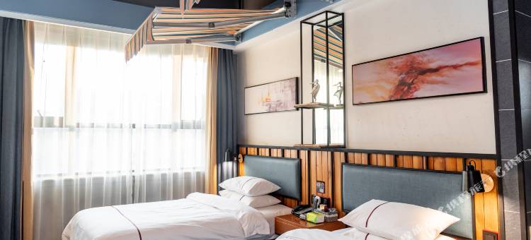 伊佳Loft主题酒店(平顶山火车站店)图片