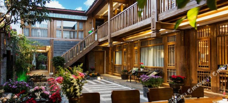 丽江懒虫小住精品客栈图片