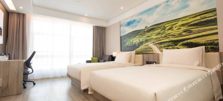 平凉绿地广场柳湖西路亚朵酒店图片