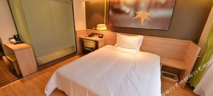 IU酒店(乌鲁木齐铁路局地铁站店)图片