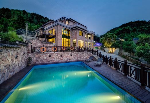 花筑悦·莫干山云迹坡温泉美墅（後坞换乘中心店）外景图