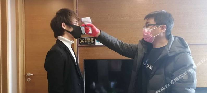 瑞蓝铂悦精筑公寓(青岛火车站店)图片