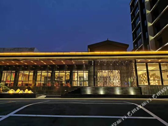 重庆长安酒店    分(暂无点评) 320起距离193米立即预订