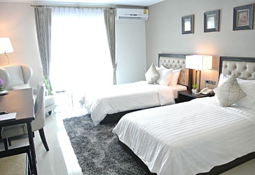 SN Plus HotelHotel Overview