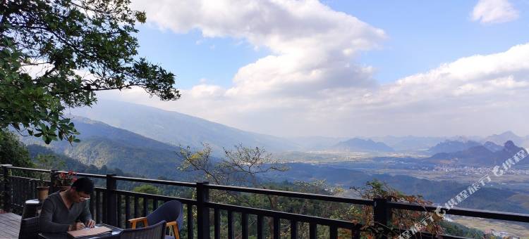 上林大明山云松山宿图片