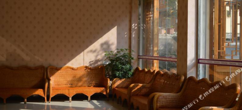 泸定海螺沟隆八步宾馆图片