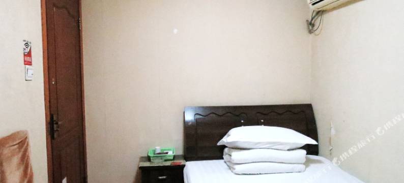 南京金骄宾馆(东南大学成贤学院泰山新村地铁站店)图片