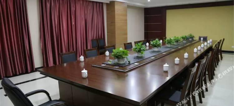 如家UP华驿精选酒店(万荣县宝鼎公园店)图片