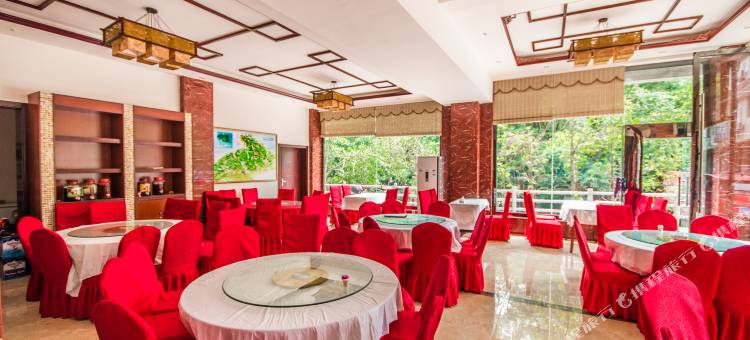 雨山居酒店(峨眉山报国寺店)图片