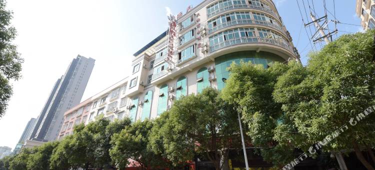 兴仁E恋主题酒店图片