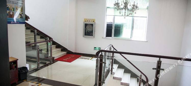 OYO苍南快乐商务宾馆图片