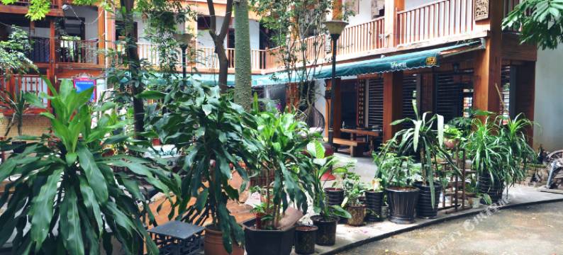 傣家小调客栈(告庄星光夜市店)图片