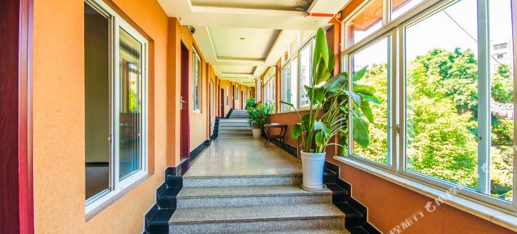 乐山景琦商务酒店(乐山大佛张公桥美食街店)图片