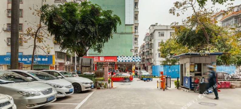 铭乐精品酒店(深圳宝安体育馆翻身地铁站店)图片