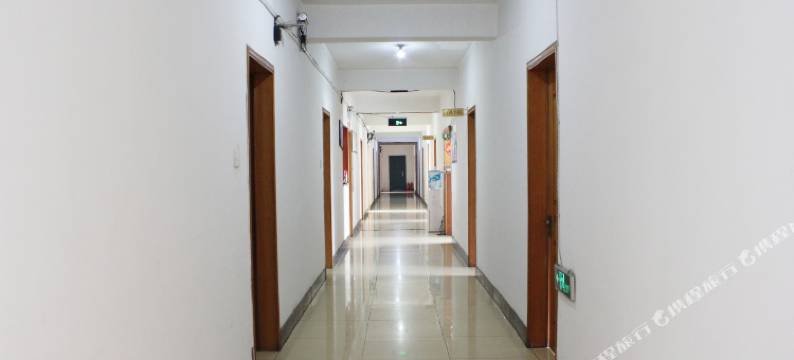 明伟招待所(威海文登新汽车站店)图片