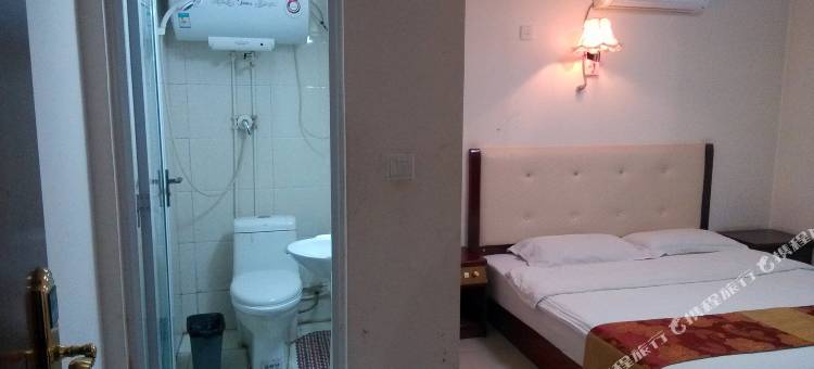 泸定康宏精品酒店图片