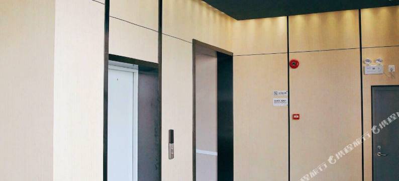 易佰酒店(上海周浦医谷店)图片