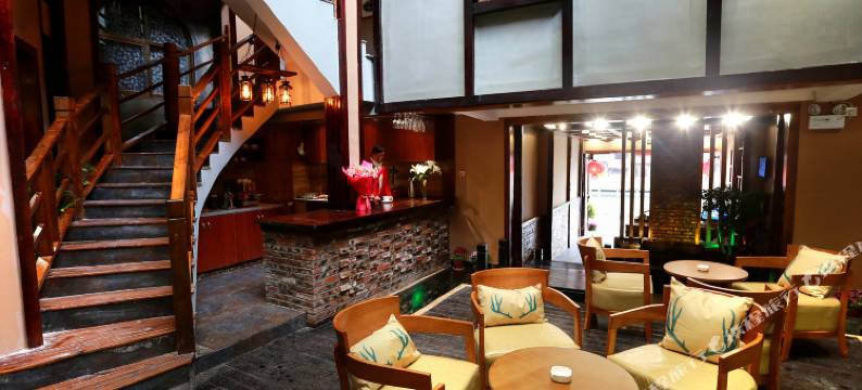 等你来.倾城轻奢民宿(凤凰古城中心店)图片