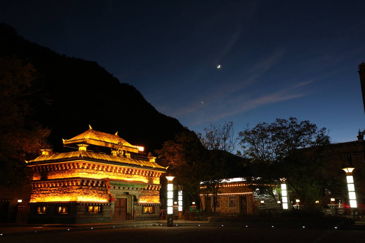 稻城亚丁香格拉大酒店(香格里拉镇店)图片