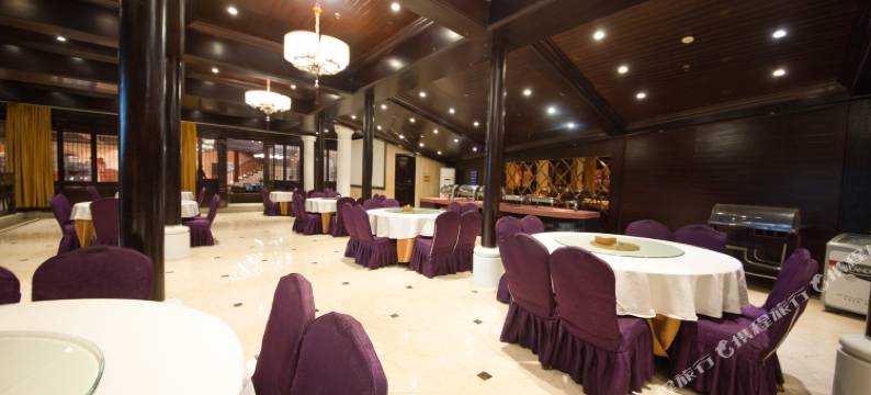 灵秀印象酒店(峨眉报国寺店)图片