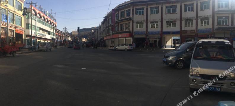 炉霍聚缘民宿图片