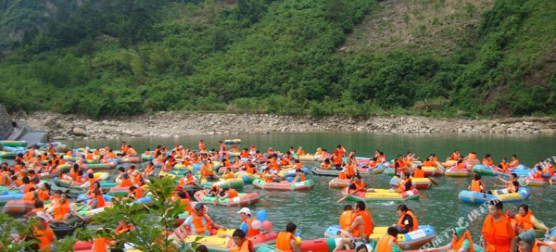 杭州临安龙井源民宿(龙井峡漂流三渡山地运动公园店)图片