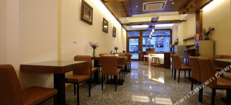 小松鼠站前电梯民宿附停车场图片