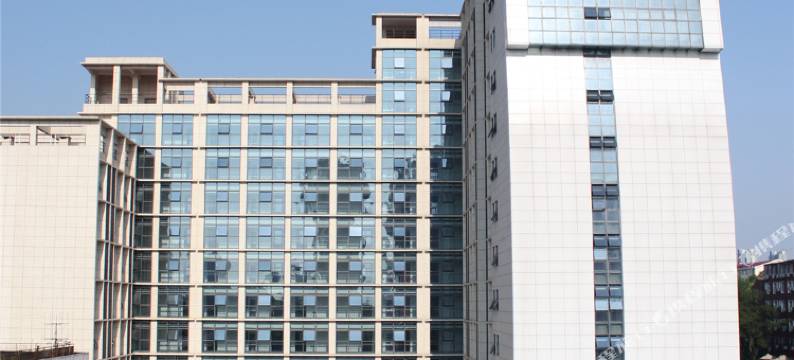 武汉华中师范大学管理教育综合楼图片