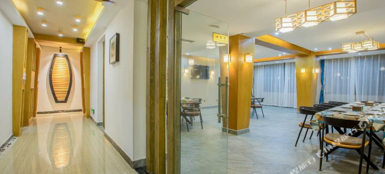 泸沽湖匠心湖畔酒店图片