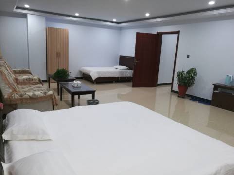 平山朗逸快捷酒店