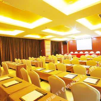 鸿腾酒店老总_巨腾国际老总图片