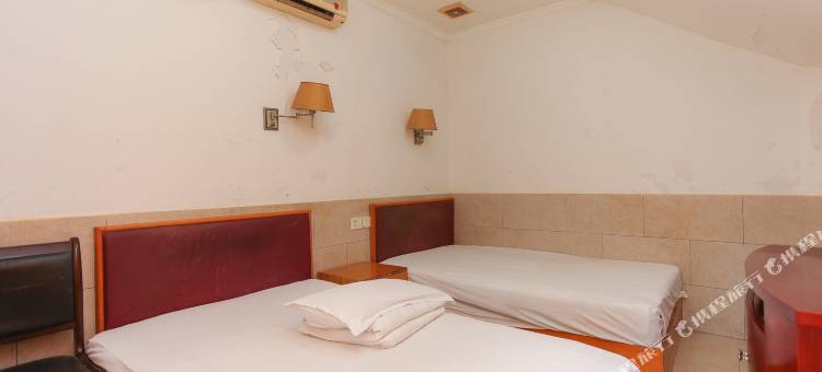 江阴平安旅馆(中山公园地铁站店)图片