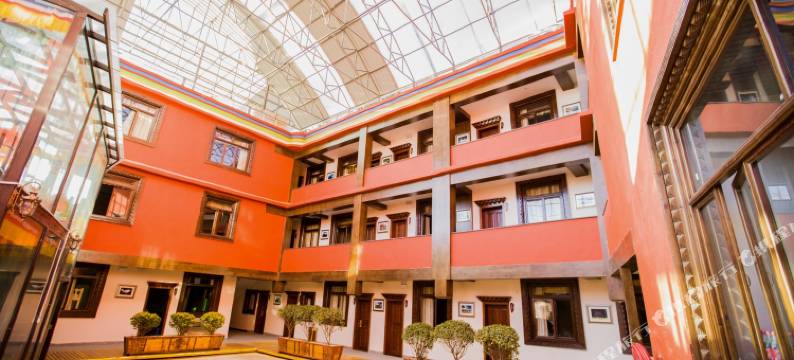 香格里拉圣晨茶马驿站图片