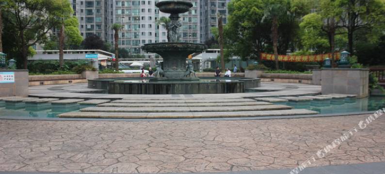 巷左巷右国际青年旅舍(上海北广场店)图片