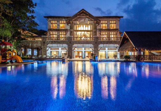 Wuzhishan Yatai Rainforest HotelHotel Overview