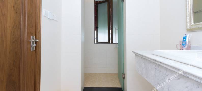 昆山悠静湖边小墅叠拼别墅图片