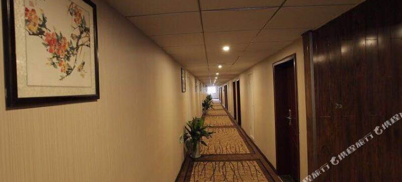 成都府河家园酒店 (武侯祠地铁站店)图片