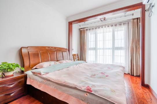 青岛丁小妮公寓