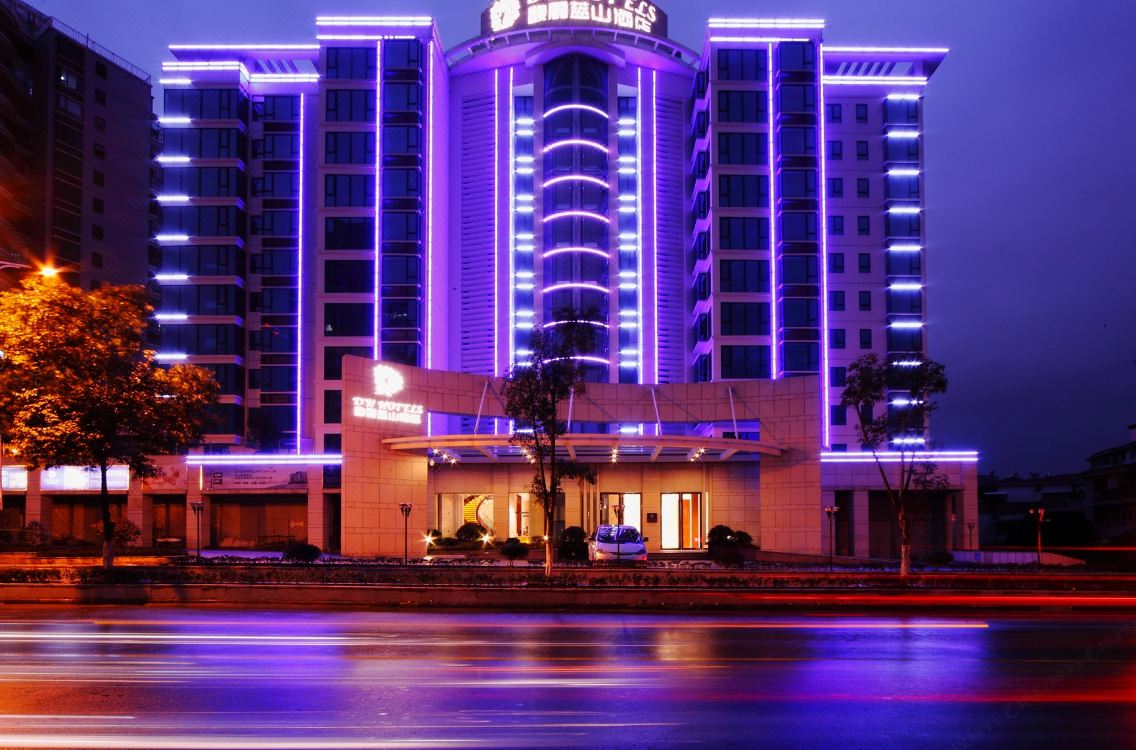 Dw Hotels Hotel Reviews And Room Rates - 