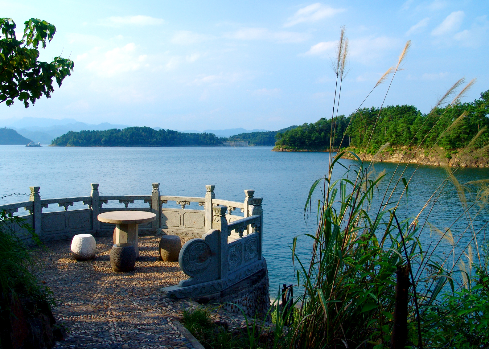 Tachee Island Holiday Hotel Over view