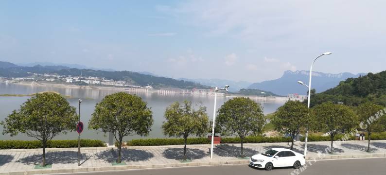 秭归卧龙宾馆图片