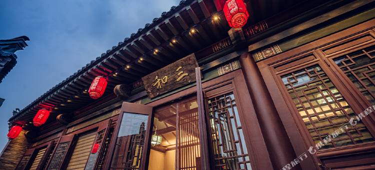 九舍合院(大同鼓楼东街代王府店)图片