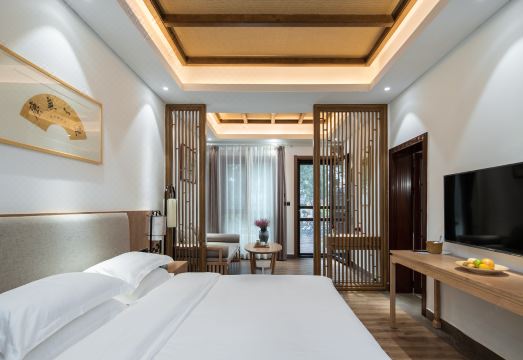 Floral Hotel · Plum Garden Mount TaiHotel Overview