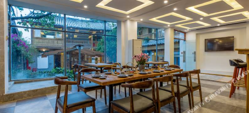 丽江古城伴山云府设计师轻奢美宿图片