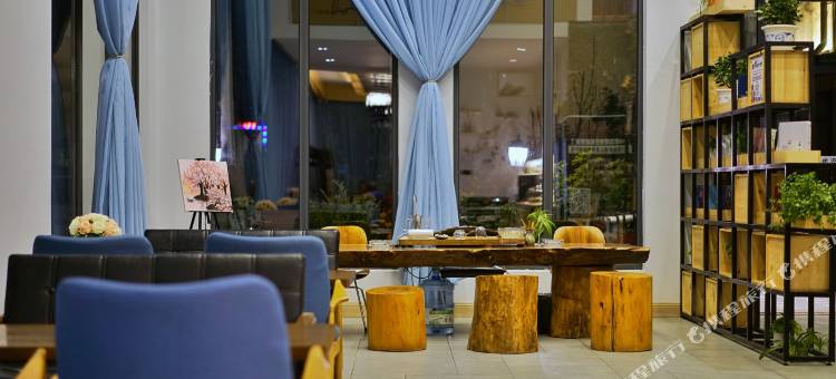 波密平措康桑度假酒店图片