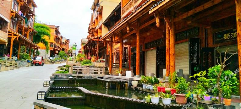 海螺沟蜀渝香客栈图片