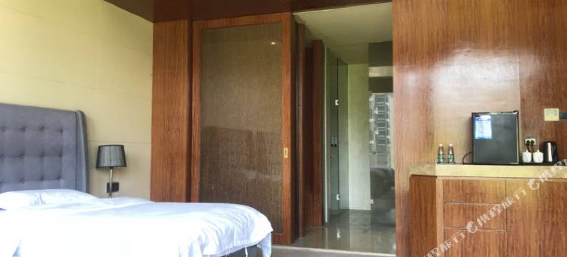 新伊香园假日酒店图片