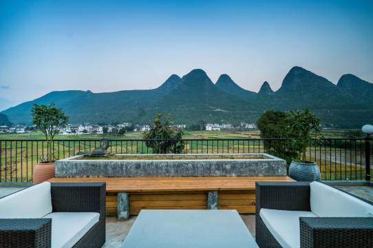 兴义万峰林黔檐精品客栈(万峰林八卦田景点店)图片