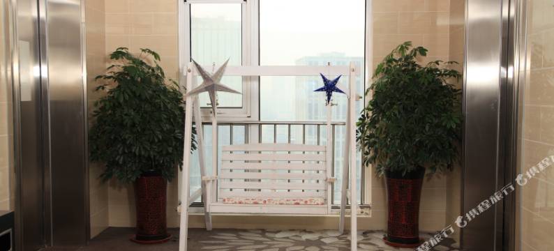 艺宿里酒店(大连高新万达广场店)图片